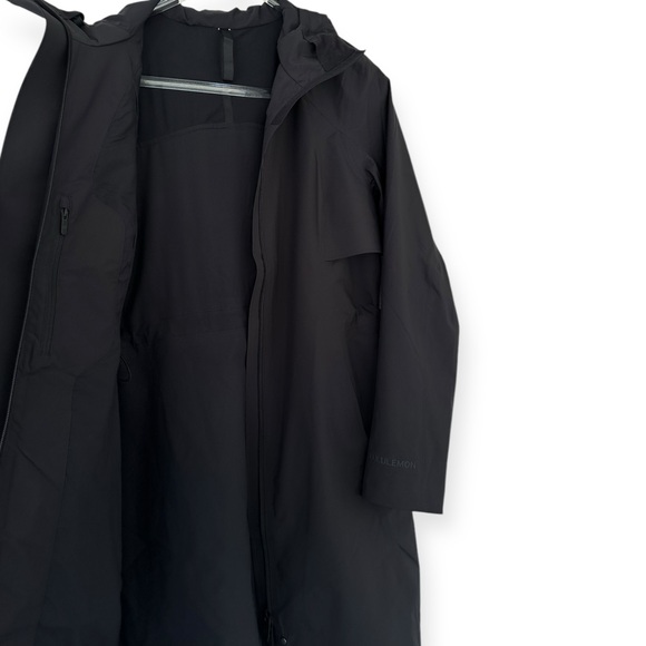 Lululemon • Rain Rebel Jacket
Black - Picture 8 of 16